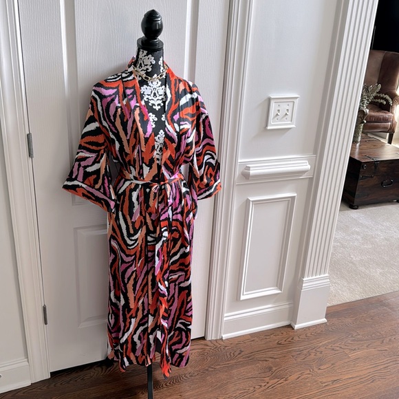 Diane Von Furstenberg Other - DVF KIMONO with belt